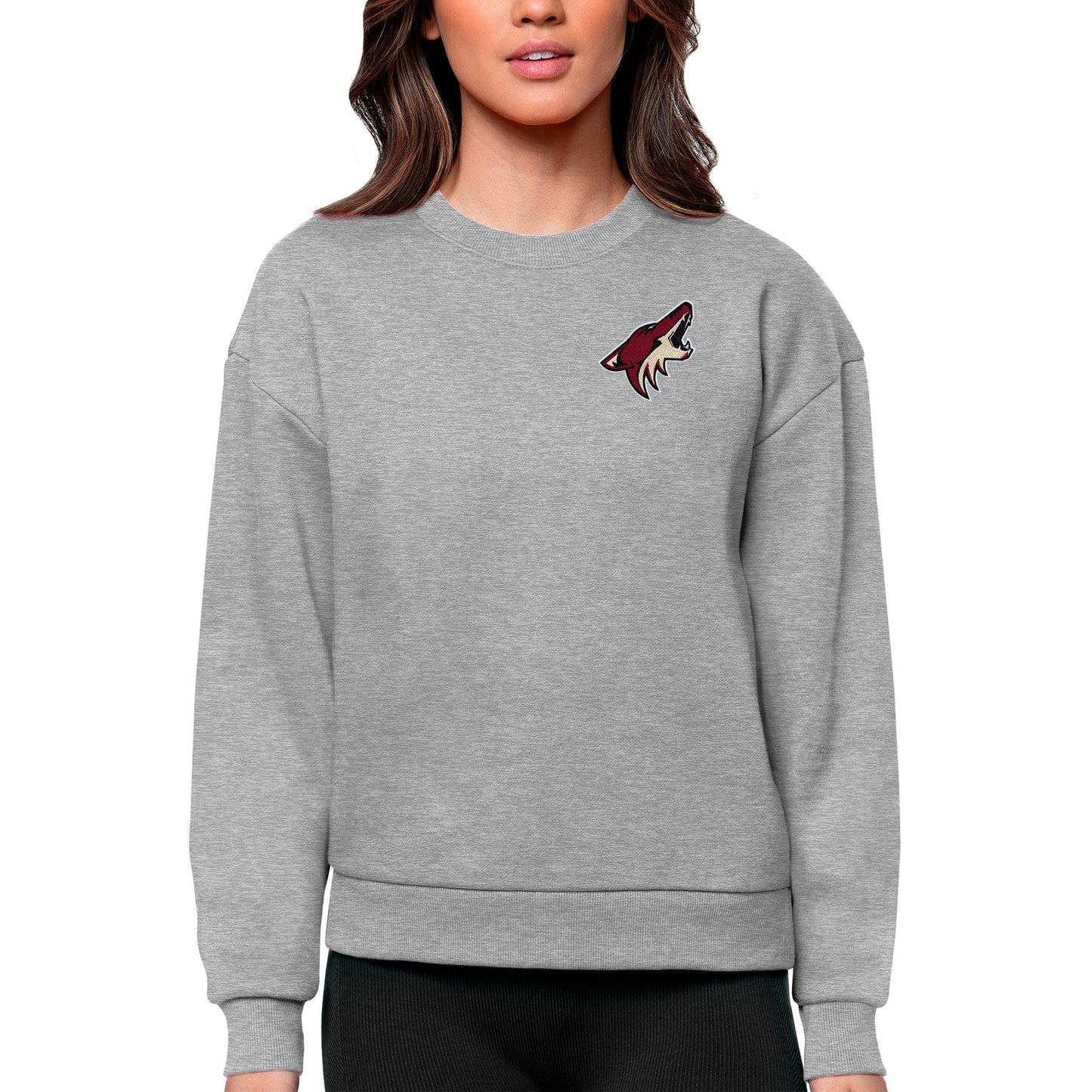 Women's Antigua Heather Gray Arizona Coyotes Primary Logo Victory Crewneck Pullover Sweatshirt